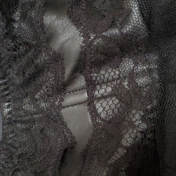 Hot Topic's Black Faux Leather & Lace Tutu - Picture 6 of 14